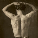 Giuseppe Mozzanica in posa per studio anatomico, non datata, stampa fotografica, 18 x 24 cm Archivio -Fondazione Giuseppe Mozzanica.