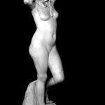 Giuseppe Mozzanica, L’Aurora, 1925, originale in gesso dell’opera esposta alla Quadriennale di Torino nel 1927, 31 x 153 x 45 cm, Gipsoteca-Fondazione Giuseppe Mozzanica.